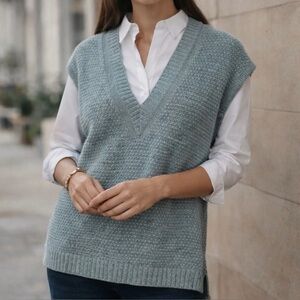 J. Jill Dusty Blue V-Neck Sleeveless Chunky Knit Sweater